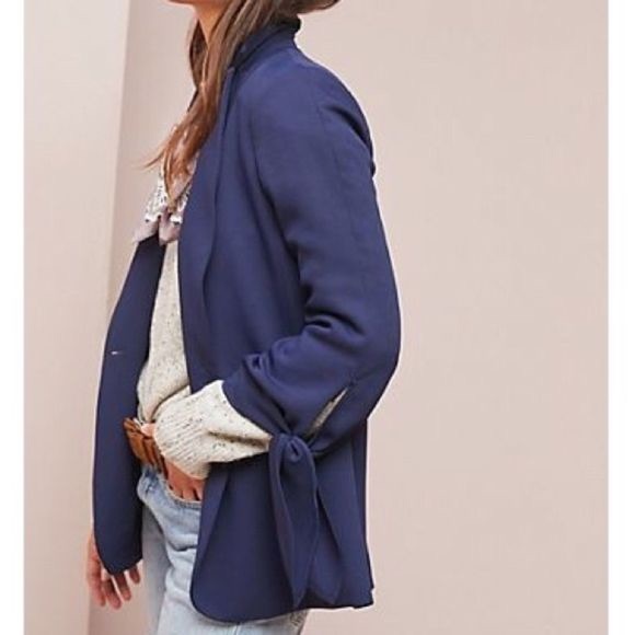 Anthropologie Jackets & Blazers - ANTHROPOLOGIE Navy Cartonnier tie sleeve one-button blazer 12
